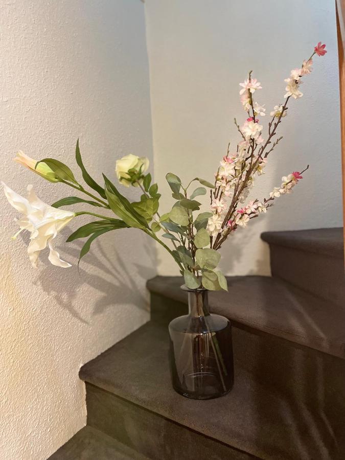 Restaurant Hotel Logis Chez Sophie Briouze エクステリア 写真